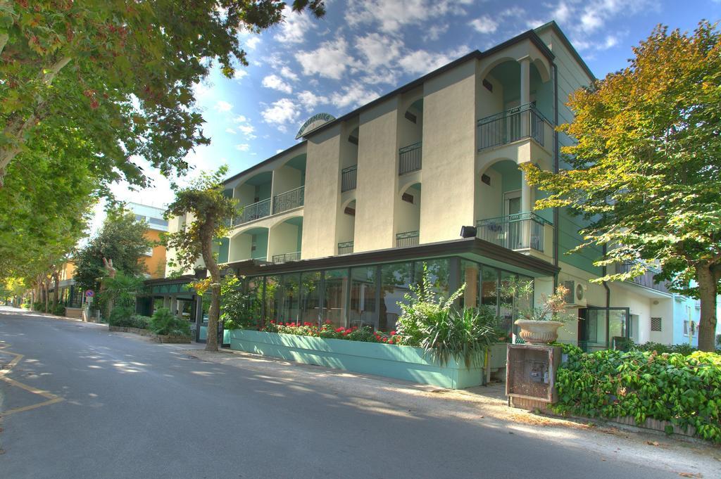 Hotel Giamaika เชเซนาติโก ภายนอก รูปภาพ