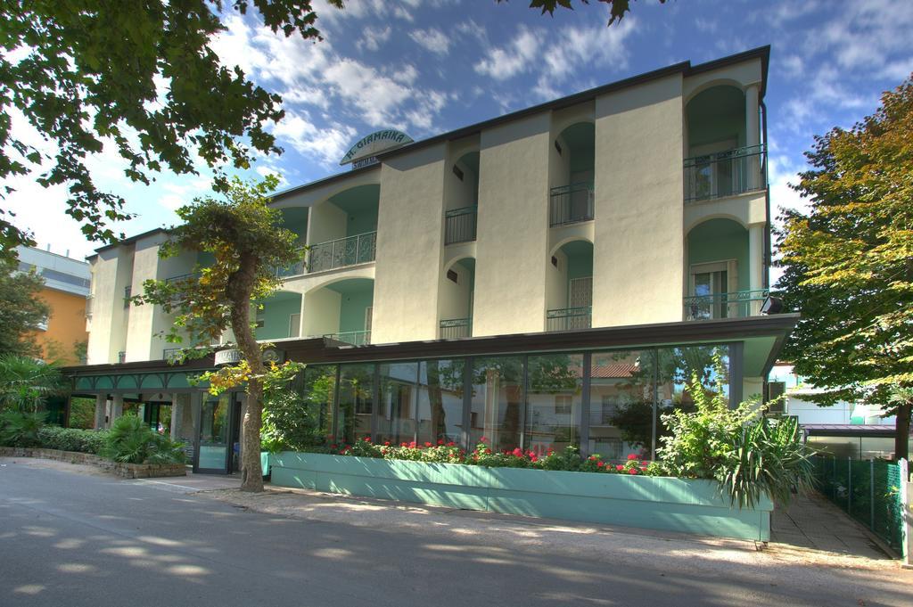 Hotel Giamaika เชเซนาติโก ภายนอก รูปภาพ