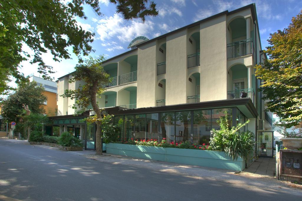 Hotel Giamaika เชเซนาติโก ภายนอก รูปภาพ